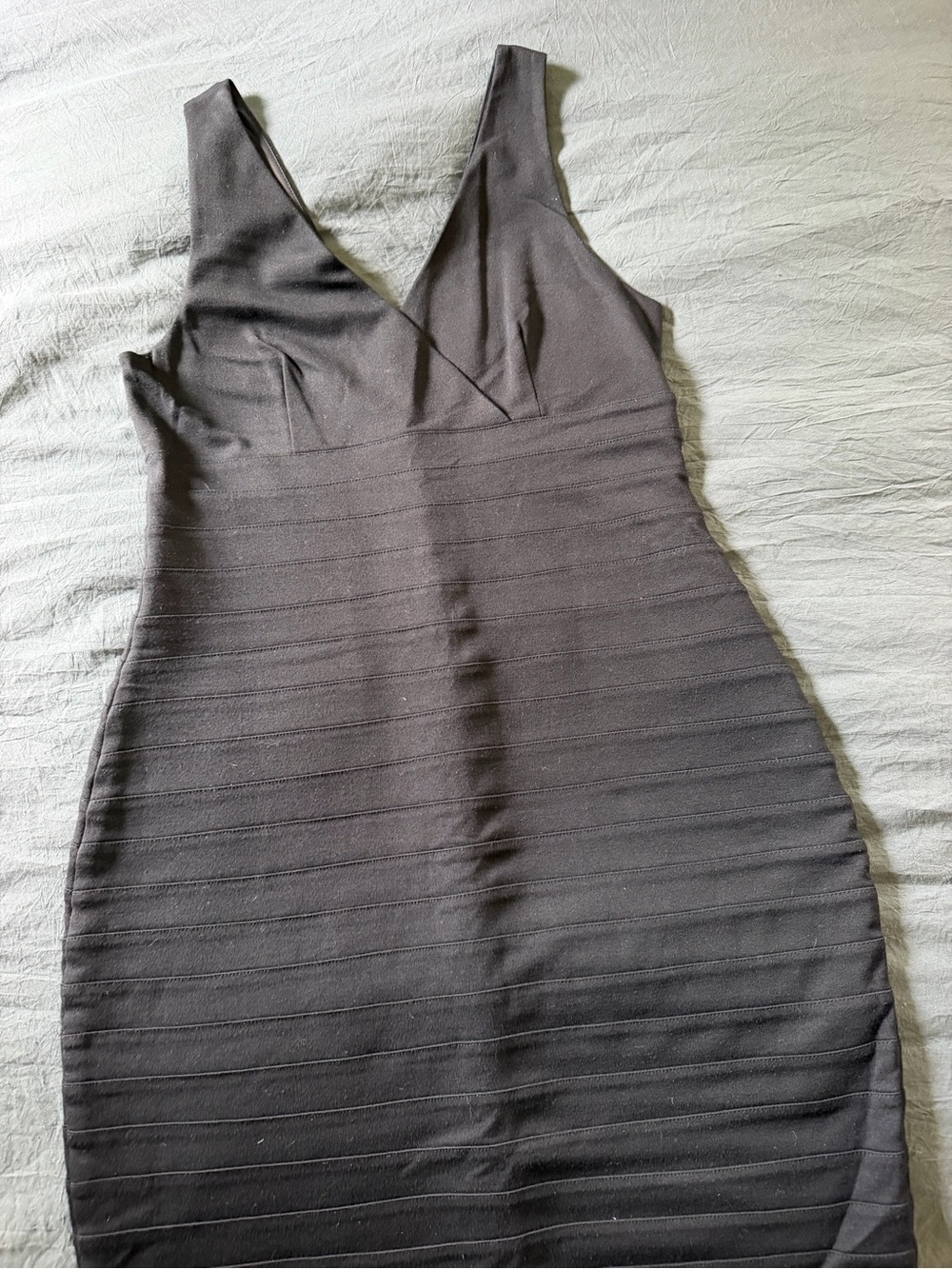 Sleeveless V-Neck Bodycon Dress in Black